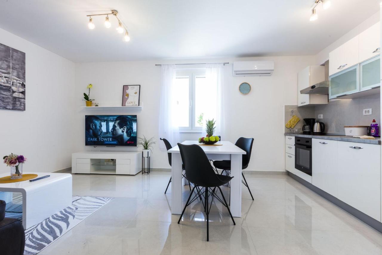 Petra Modern Apartment With Free Parking And Bbq Zadar Dış mekan fotoğraf