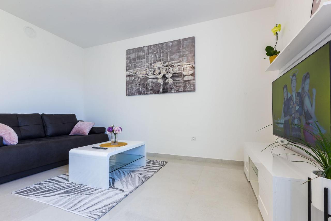 Petra Modern Apartment With Free Parking And Bbq Zadar Dış mekan fotoğraf