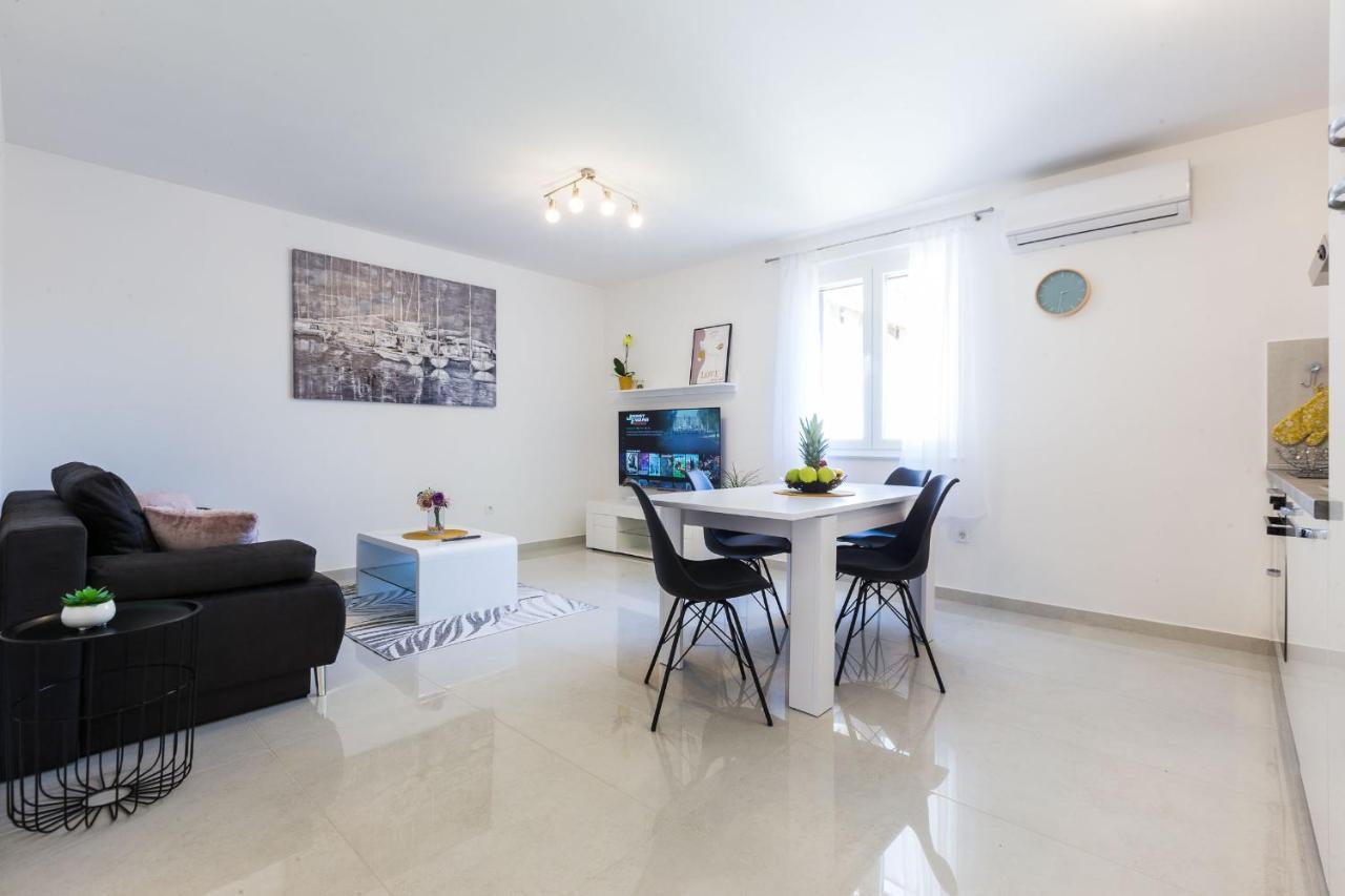 Petra Modern Apartment With Free Parking And Bbq Zadar Dış mekan fotoğraf
