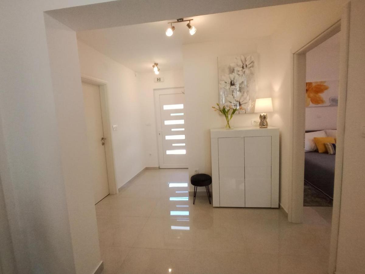 Petra Modern Apartment With Free Parking And Bbq Zadar Dış mekan fotoğraf